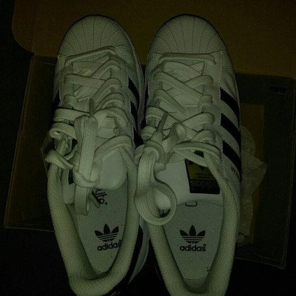 Adidas size 5 youth - Picture 2 of 4